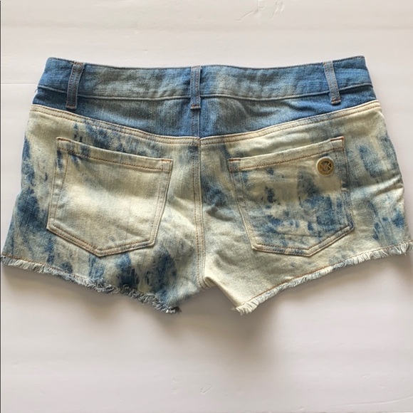 Michael Kors Light Wash Blue Frayed Denim Shorts - Picture 2 of 5